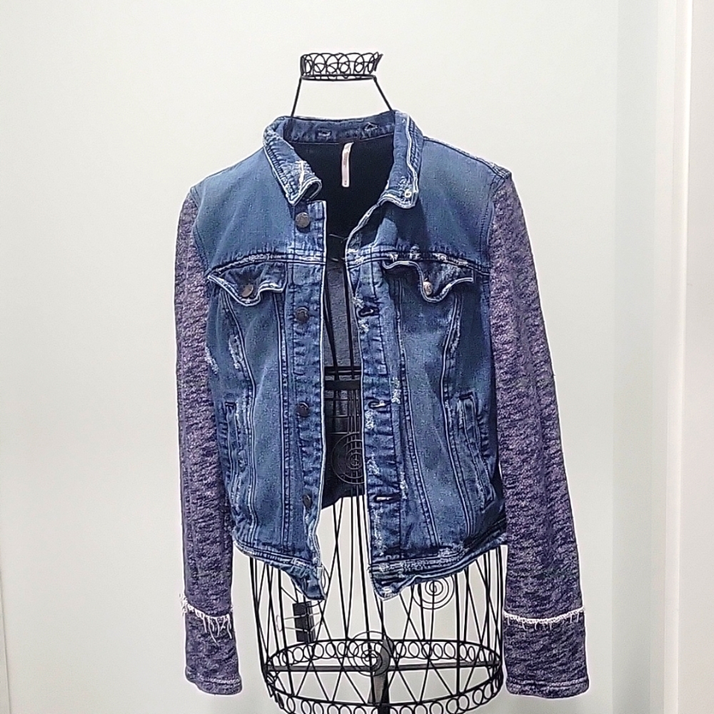 Free People distress blue Jean jacket size medium #cj